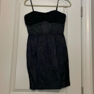 Beautiful mini LBD. Great quality. Classy